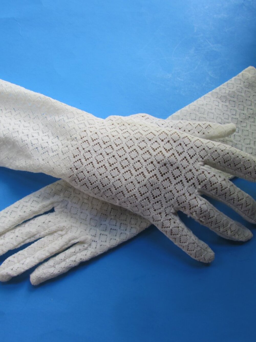 Vintage Ladies Nylon Gloves White Pointelle Pattern